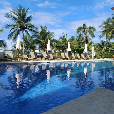 Apartamento De Lujo Las 3 Gotas Jaco, Frente Al Mar Con Vista A La Playa